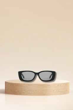 New The Hepburn Black/Smoke Women Sunglasses